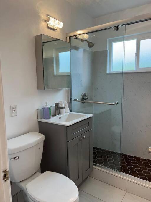 New 2Br 1Bath W/ Free Parking & Laundry Near University Of Berkeley Apartment Richmond Exterior photo